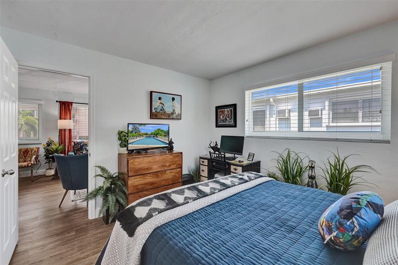 Image 18 of 51 For 1055 15th St  14c