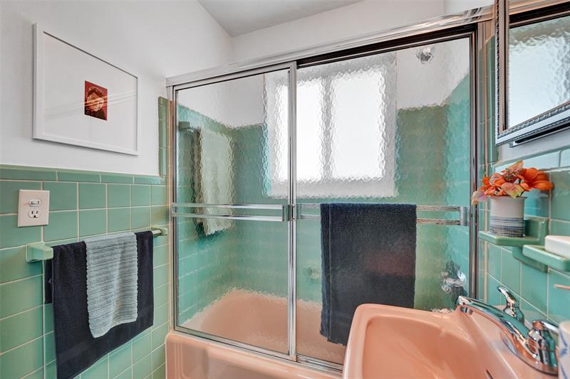 Image 23 of 51 For 1055 15th St  14c