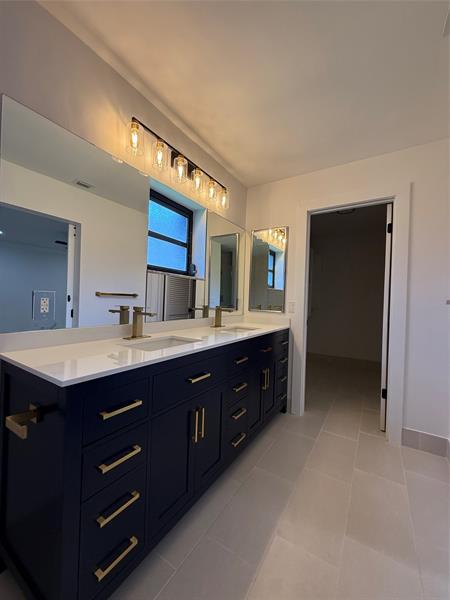 Image 12 of 20 For 4705 Fountains Dr S  4705