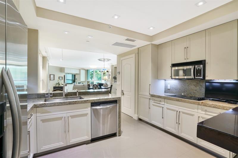 Image 10 of 58 For 550 Mizner Blvd  B209