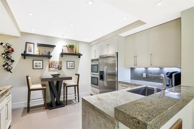 Image 11 of 58 For 550 Mizner Blvd  B209
