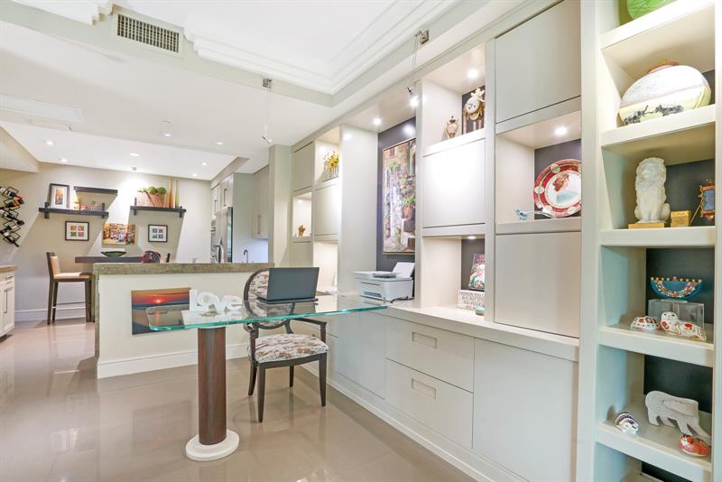 Image 13 of 58 For 550 Mizner Blvd  B209