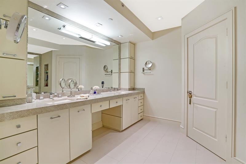 Image 18 of 58 For 550 Mizner Blvd  B209