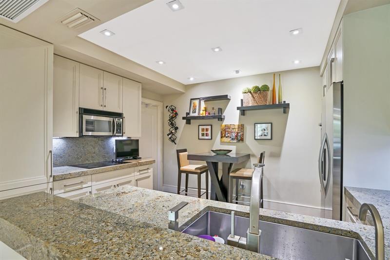 Image 41 of 58 For 550 Mizner Blvd  B209