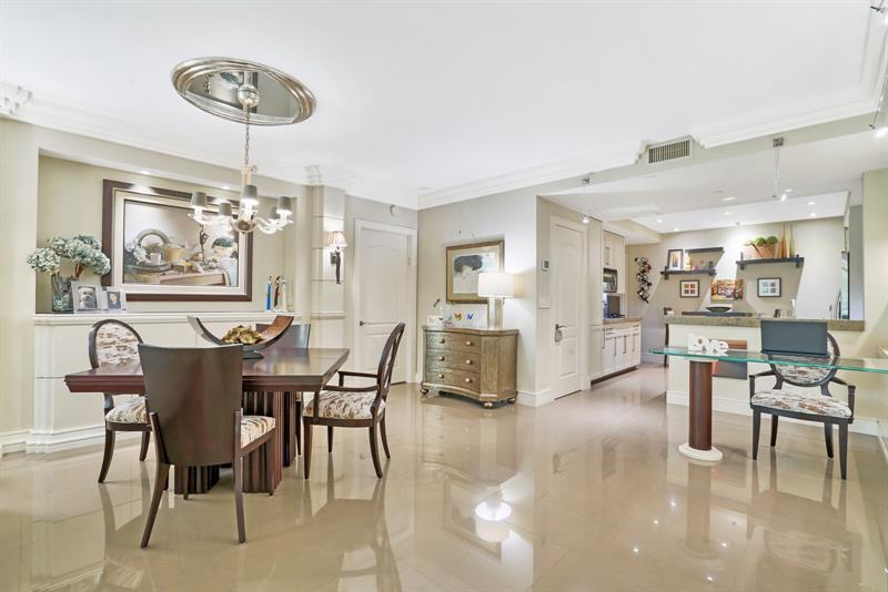 Image 43 of 58 For 550 Mizner Blvd  B209