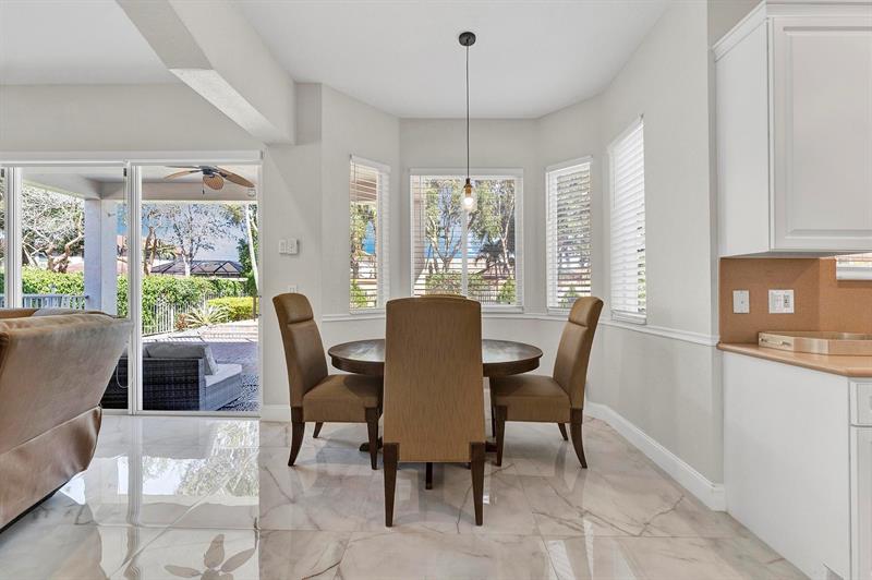 Image 11 of 47 For 4306 Mariners Cove Drive