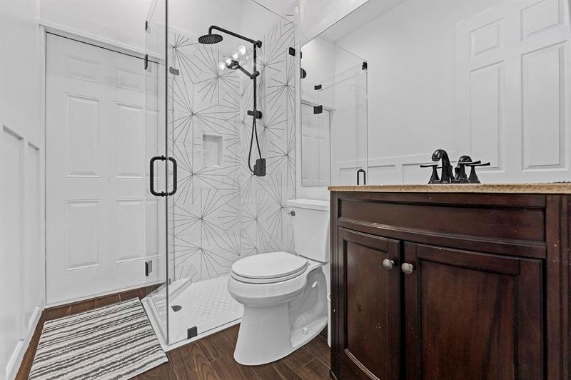 Image 17 of 47 For 4306 Mariners Cove Drive