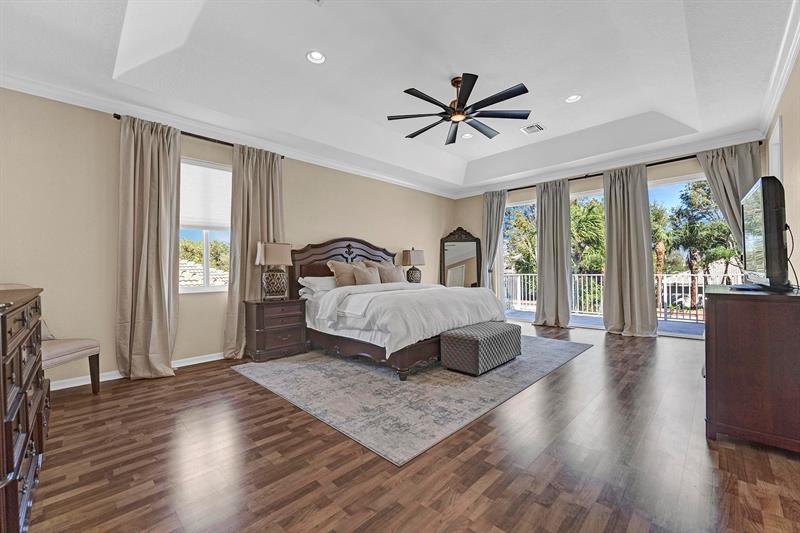 Image 18 of 47 For 4306 Mariners Cove Drive