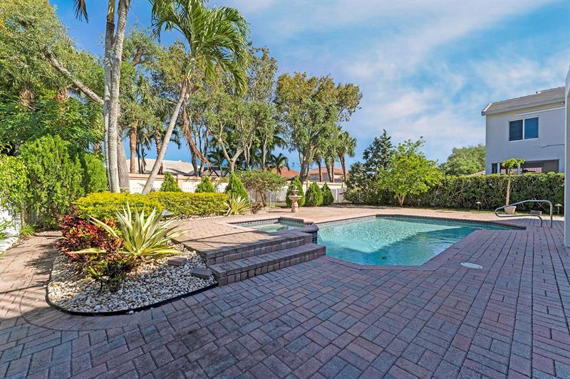 Image 35 of 47 For 4306 Mariners Cove Drive