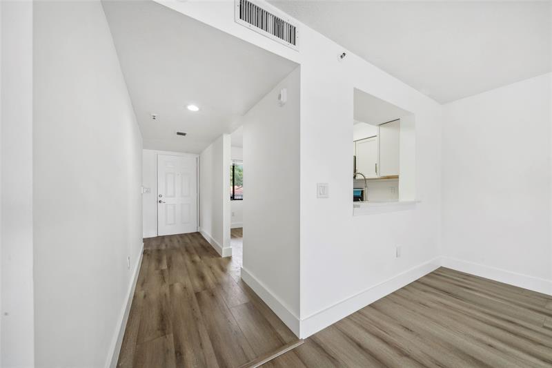 Image 12 of 29 For 6269 Pointe Regal Cir  210