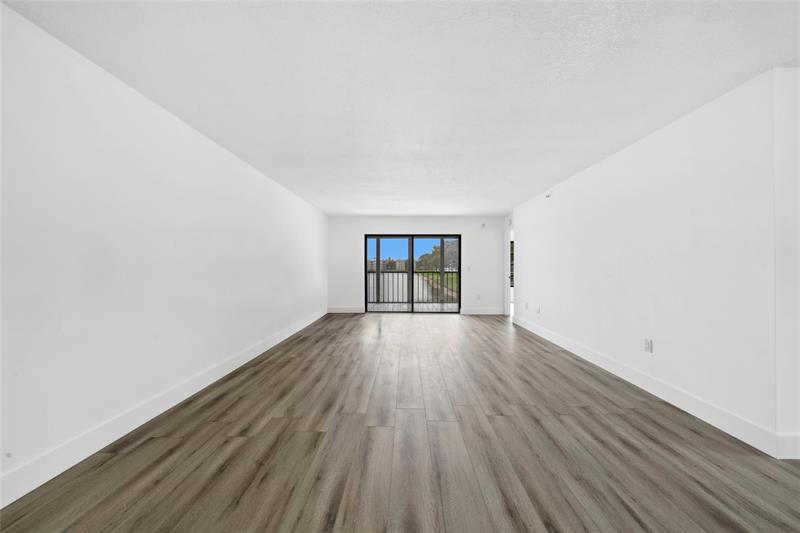 Image 14 of 29 For 6269 Pointe Regal Cir  210