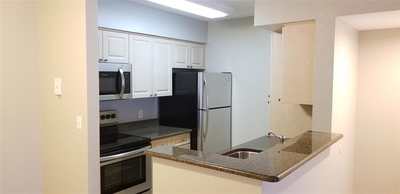Image 4 of 9 For 2846 University Dr  4205
