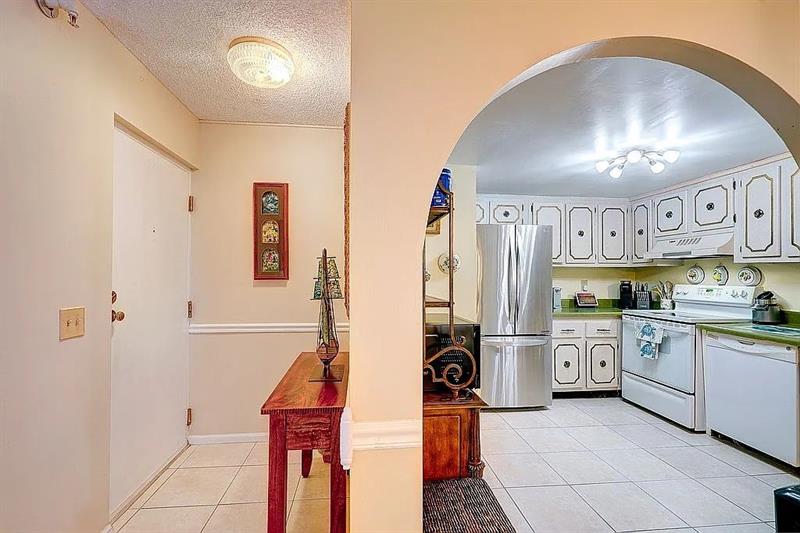Image 14 of 62 For 2800 Ocean Dr  A5b