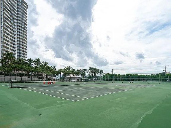 Image 34 of 62 For 2800 Ocean Dr  A5b