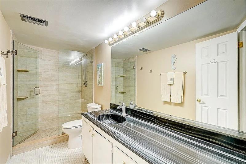 Image 35 of 62 For 2800 Ocean Dr  A5b