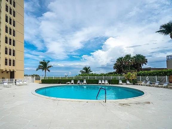 Image 50 of 62 For 2800 Ocean Dr  A5b