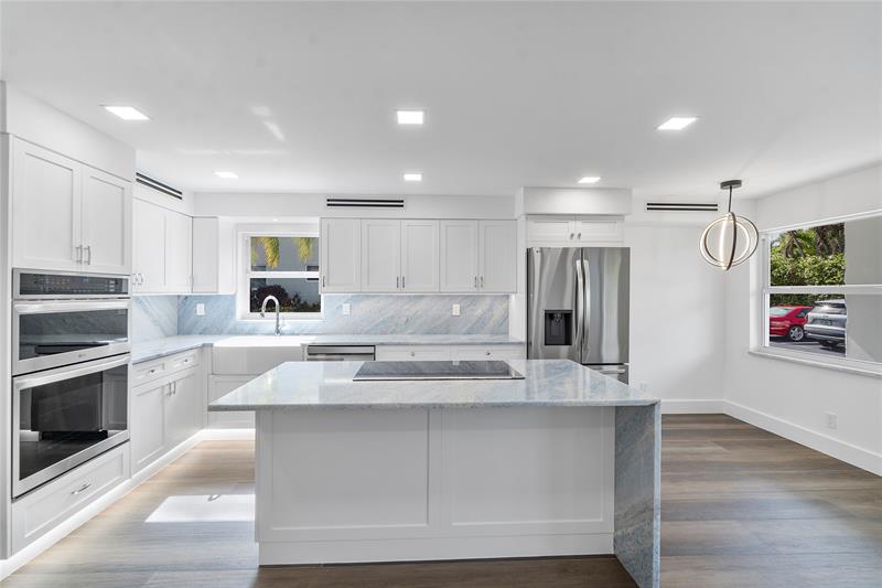Image 10 of 33 For 5520 Ocean Blvd  111