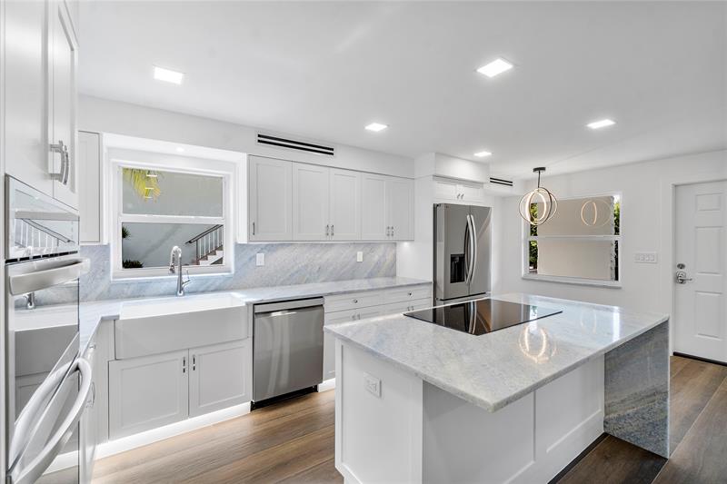 Image 12 of 33 For 5520 Ocean Blvd  111