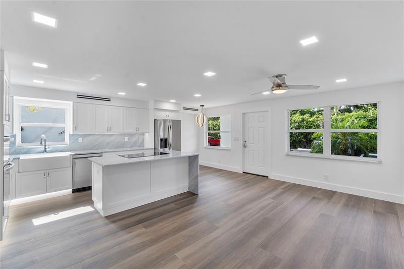 Image 15 of 33 For 5520 Ocean Blvd  111