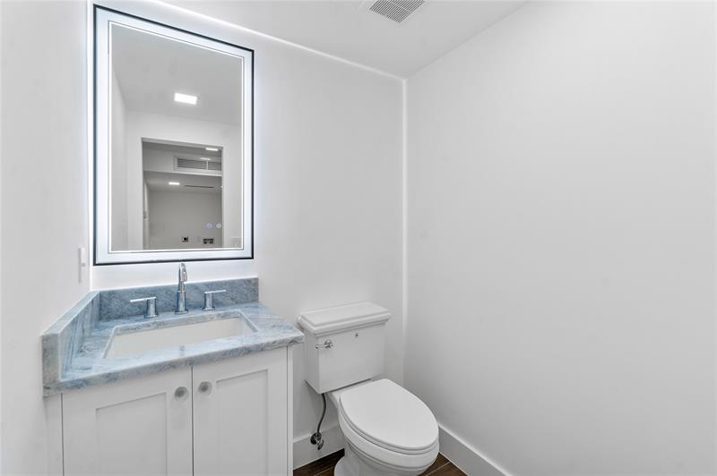 Image 18 of 33 For 5520 Ocean Blvd  111