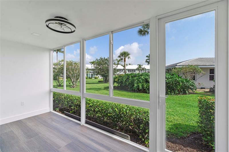 Image 24 of 33 For 5520 Ocean Blvd  111