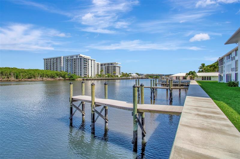 Image 31 of 33 For 5520 Ocean Blvd  111