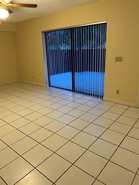 Image 11 of 34 For 2944 Waterford Dr  2944