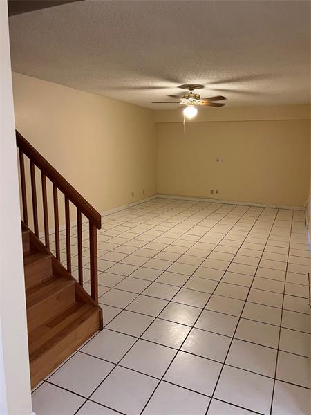 Image 12 of 34 For 2944 Waterford Dr  2944