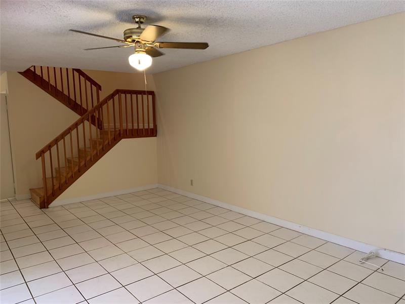 Image 13 of 34 For 2944 Waterford Dr  2944