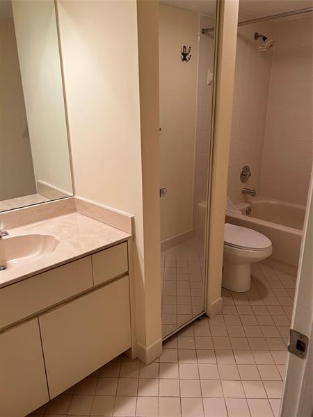 Image 20 of 34 For 2944 Waterford Dr  2944