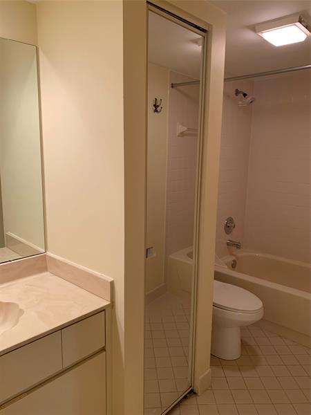Image 21 of 34 For 2944 Waterford Dr  2944