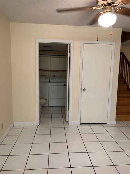 Image 22 of 34 For 2944 Waterford Dr  2944