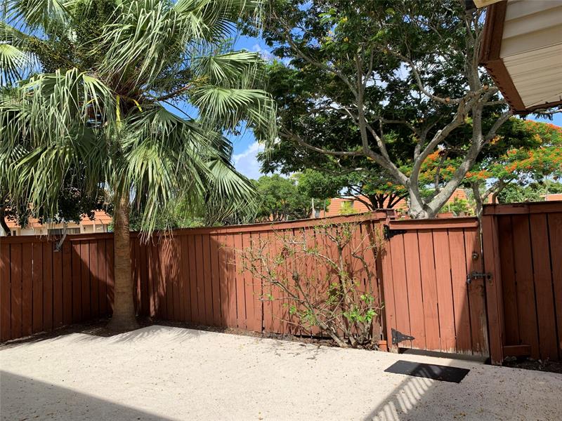 Image 6 of 34 For 2944 Waterford Dr  2944