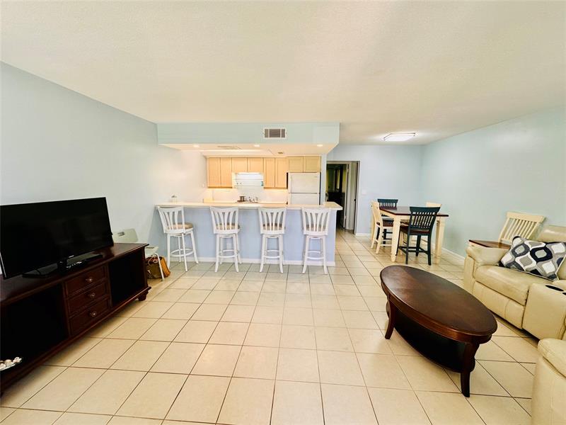 Image 10 of 41 For 5550 Ocean Blvd  103