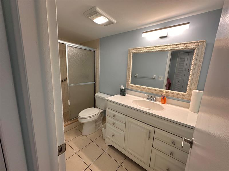 Image 23 of 41 For 5550 Ocean Blvd  103