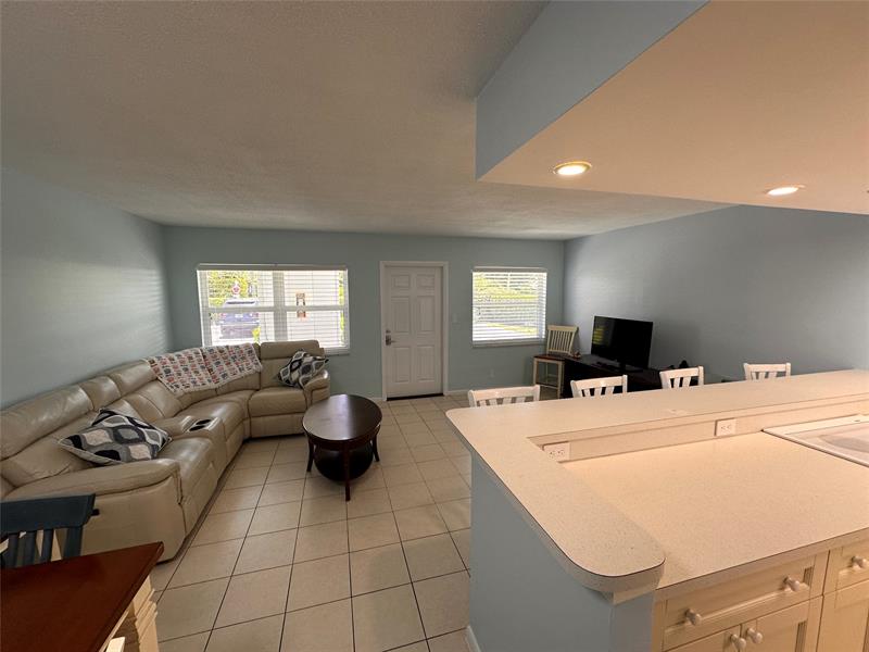 Image 9 of 41 For 5550 Ocean Blvd  103
