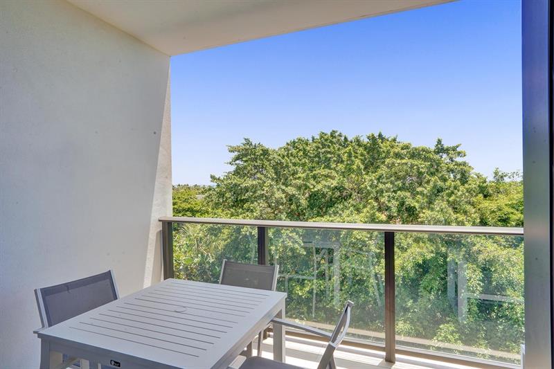 Image 14 of 73 For 3040 Ocean Blvd  N205