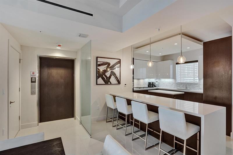 Image 18 of 73 For 3040 Ocean Blvd  N205