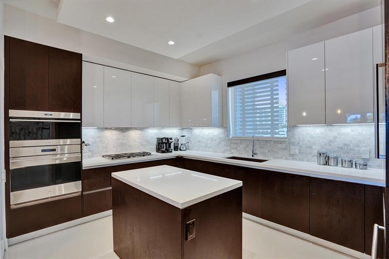Image 22 of 73 For 3040 Ocean Blvd  N205