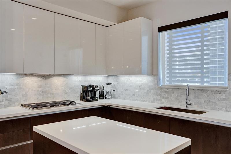 Image 23 of 73 For 3040 Ocean Blvd  N205