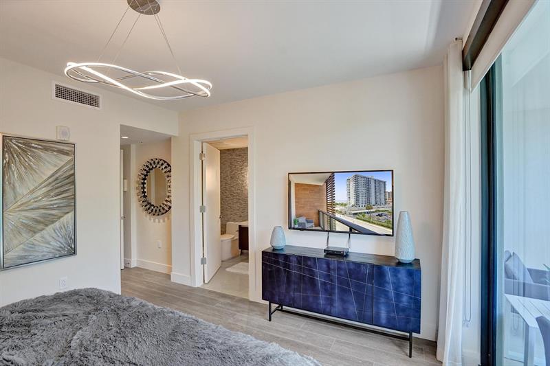 Image 36 of 73 For 3040 Ocean Blvd  N205