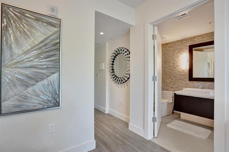 Image 39 of 73 For 3040 Ocean Blvd  N205