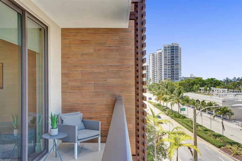 Image 53 of 73 For 3040 Ocean Blvd  N205