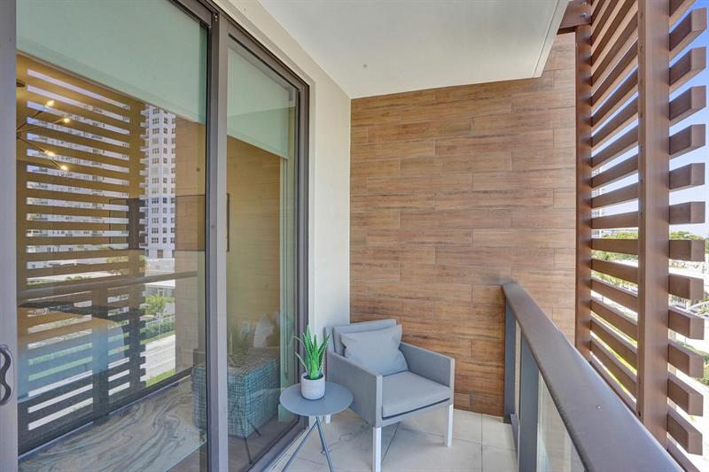 Image 54 of 73 For 3040 Ocean Blvd  N205