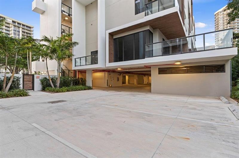 Image 70 of 73 For 3040 Ocean Blvd  N205