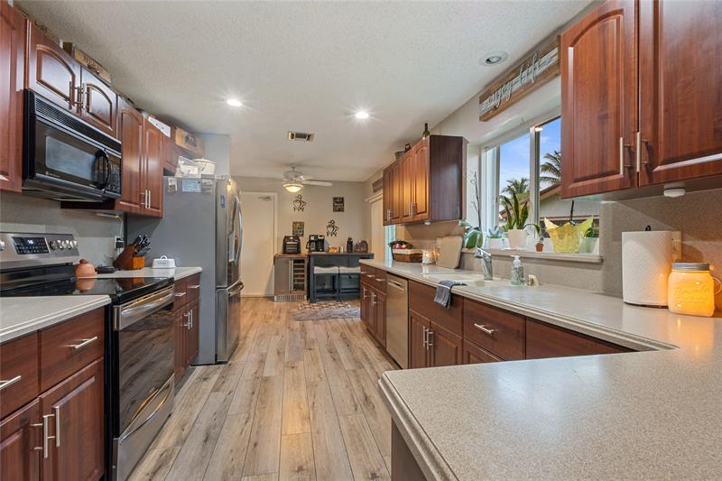 Image 15 of 23 For 7626 87th Ave