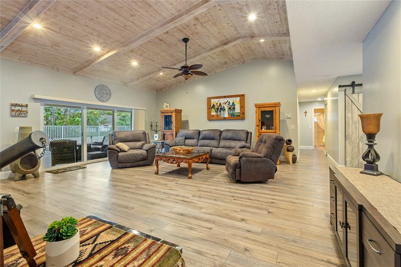 Image 18 of 23 For 7626 87th Ave