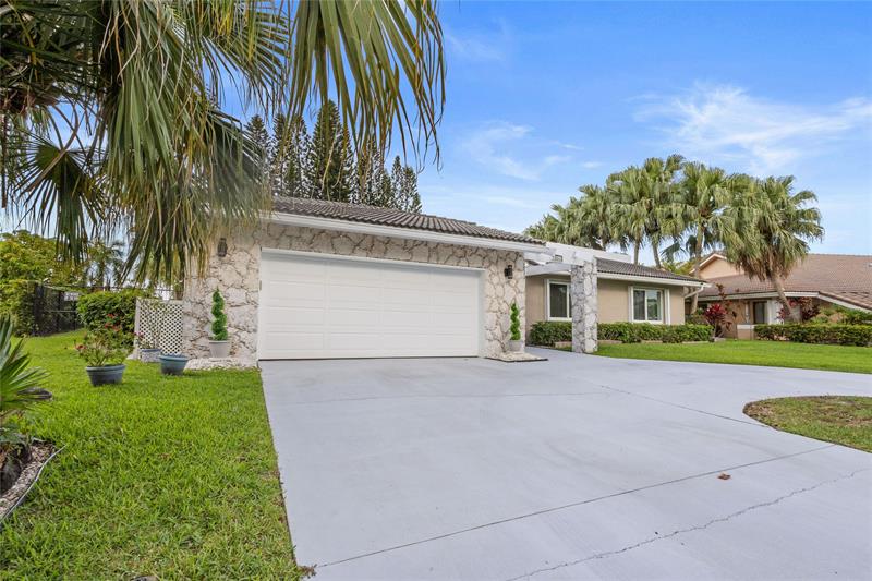 Image 3 of 23 For 7626 87th Ave