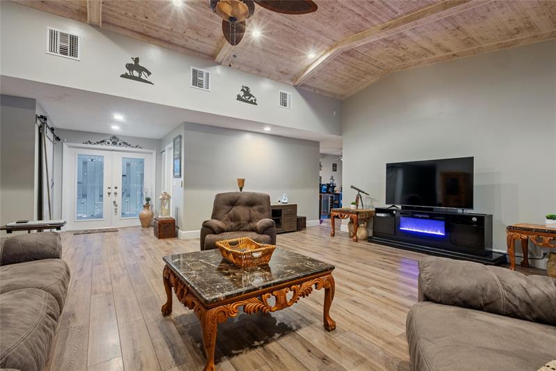 Image 7 of 23 For 7626 87th Ave
