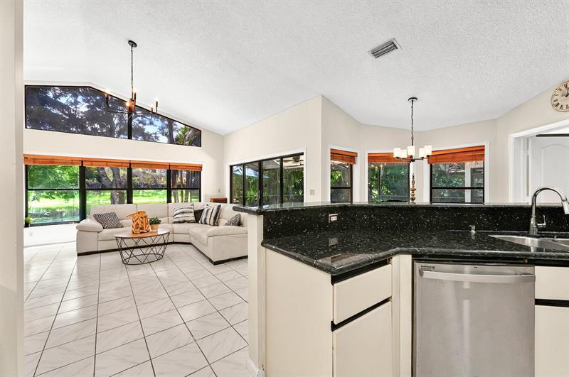 Image 16 of 37 For 1106 Waterbrook Ln